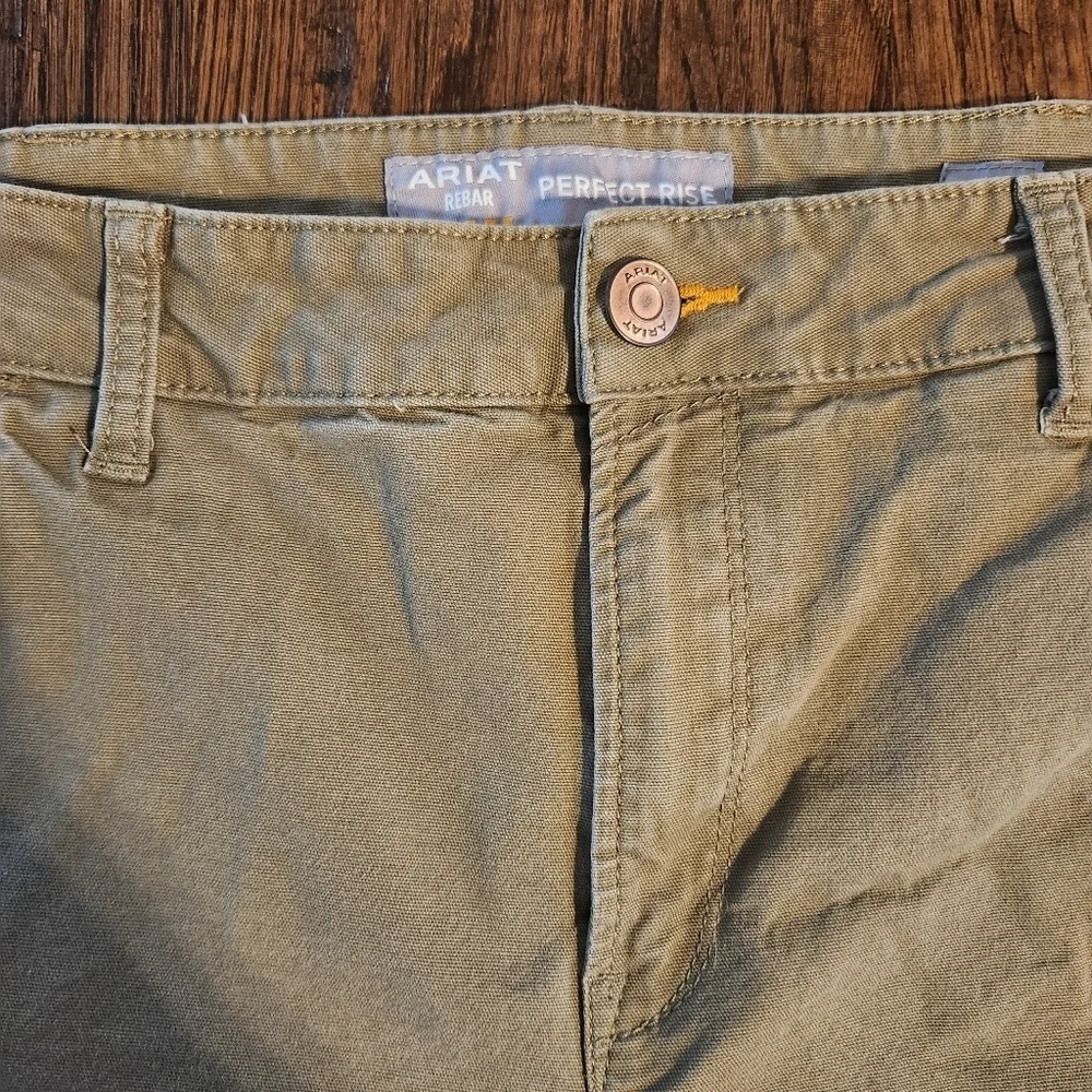 Ariat Men’s Rebar Made Tough Cargo Short in Field Khaki size 32